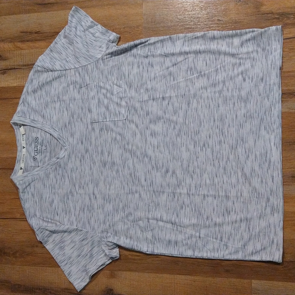 Guess v-neck
